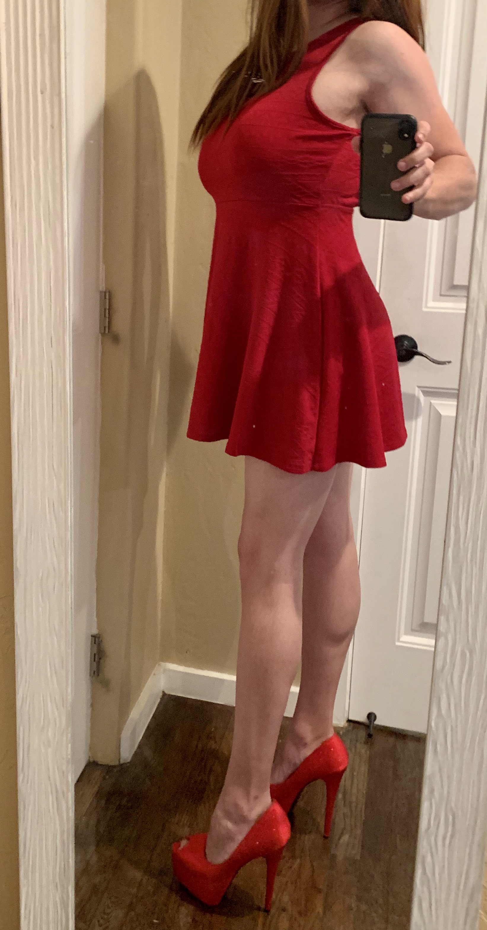 Short dresses and high heels make me feel so sexy Porn Pic - EPORNER