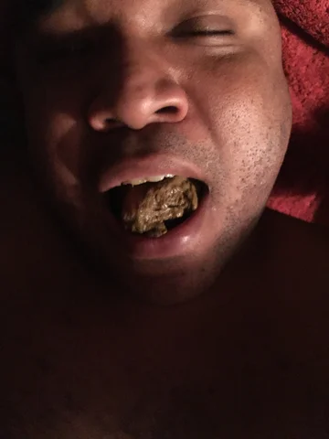 Feeding a Black Guy - gay scat porn at ThisVid tube