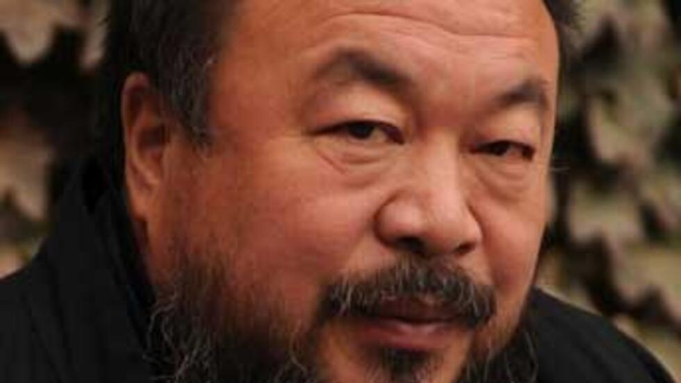 China orders artist Ai Weiwei to stop self-surveillance project