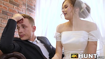 Beautiful bride fucks stranger while hubby cuckolds - XVIDEOS.COM