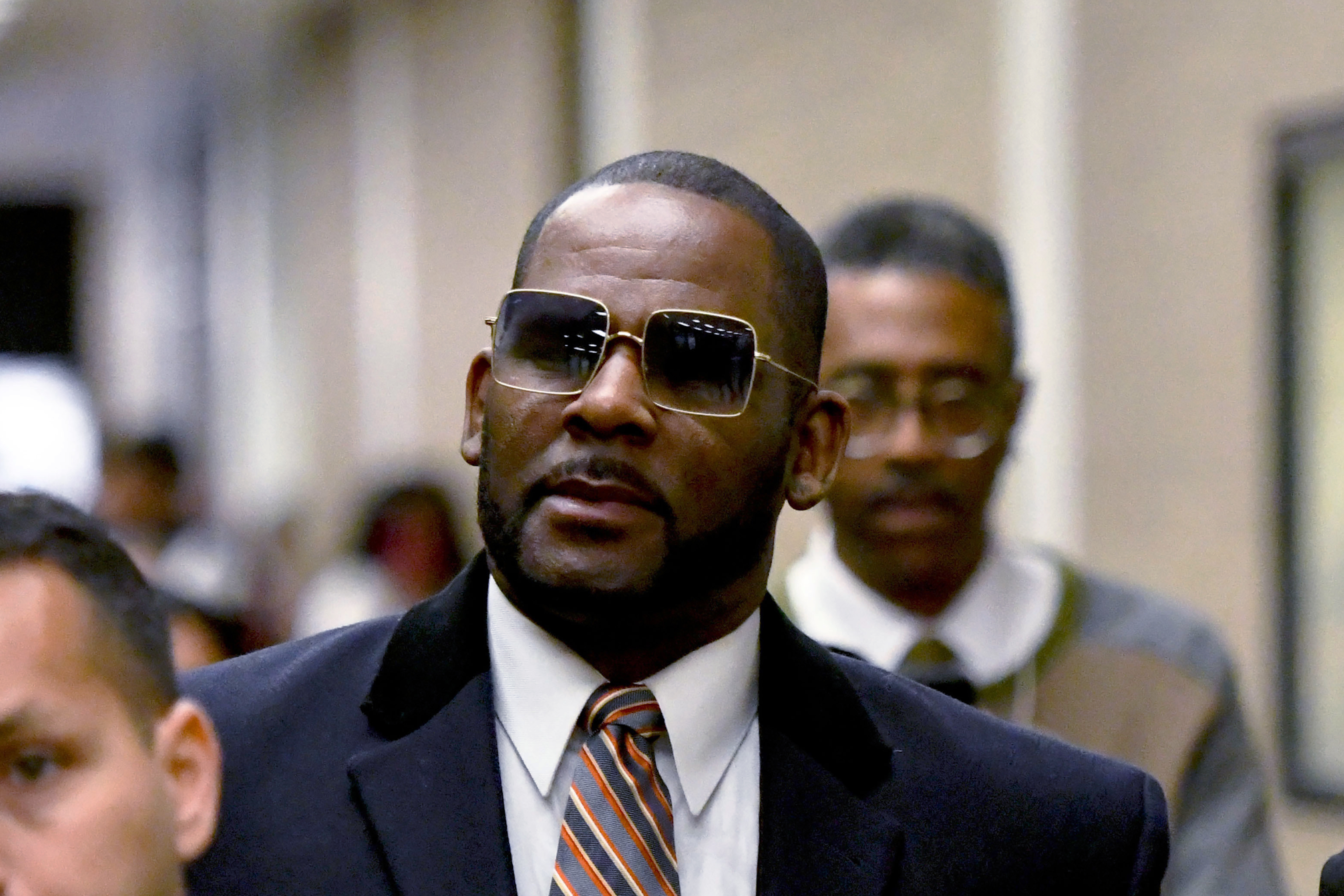 US prosecutors ask for 25 more years in prison for R. Kelly | WFLA