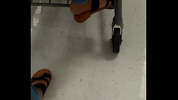 Free Latina Candid Feet Porn Videos - NicePorn.Tv