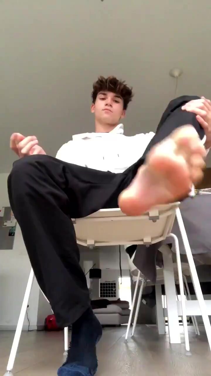 Teen Boy Feet 6 - video 2 - ThisVid.com