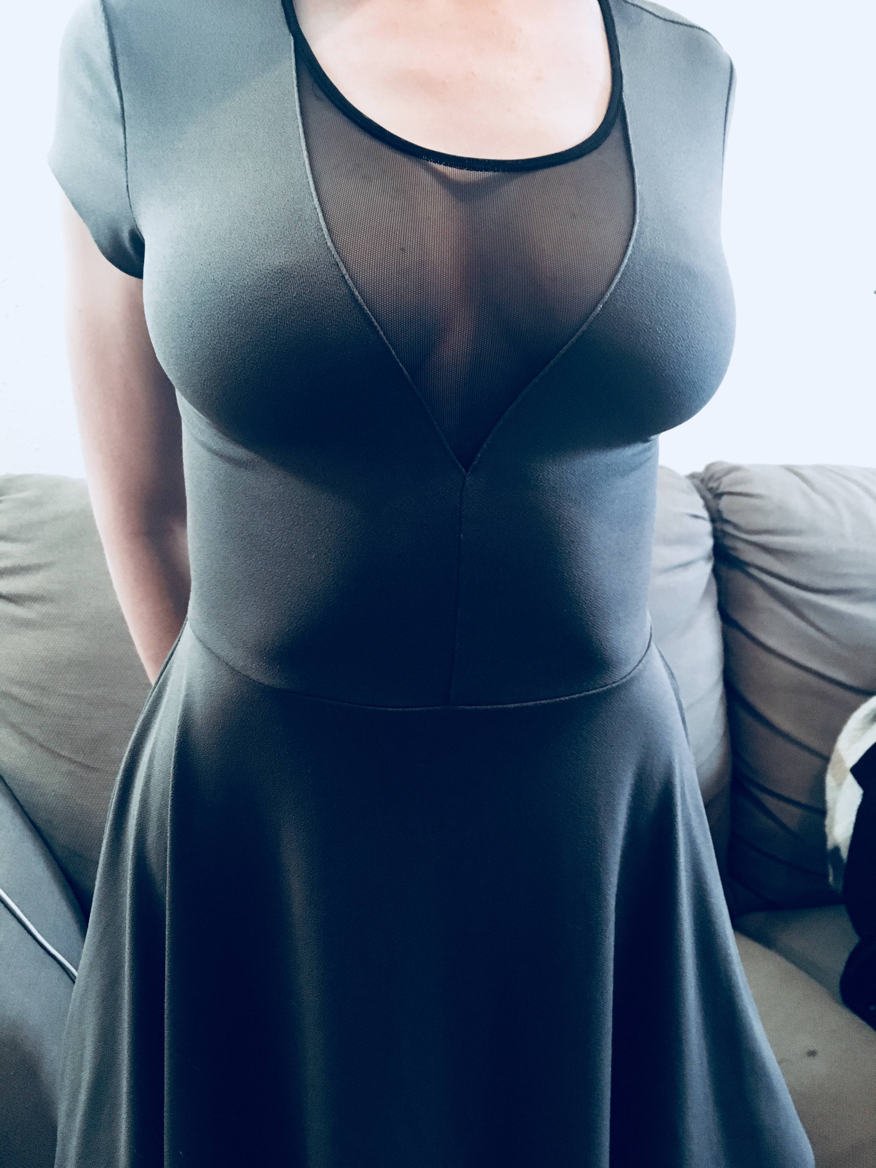 I can't wear a bra with this dress. Should I? Porn Pic - EPORNER