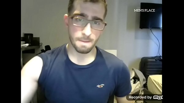 Nerd tocando punheta na Cam - XVIDEOS.COM