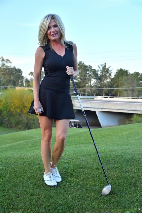 Golf MILF Porn Pics & Naked Photos - PornPics.com