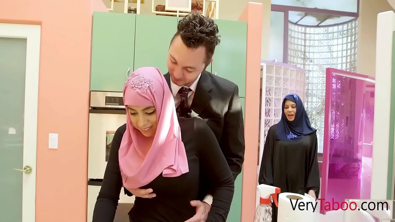 Arab step Daughter In Hijab Fucks Ella Knox - XVIDEOS.COM