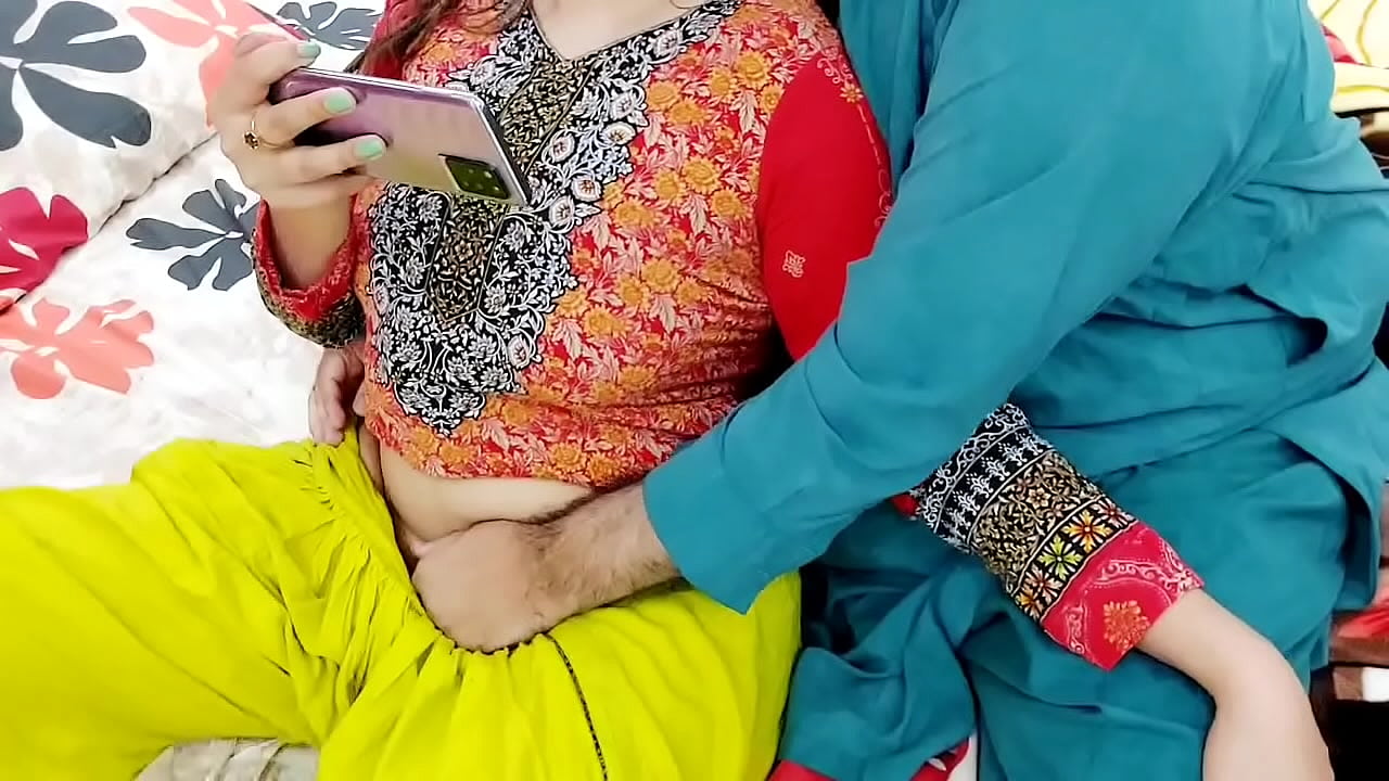 PAKISTANI REAL HUSBAND WIFE WATCHING DESI PORN ON MOBILE THAN HAVE ...