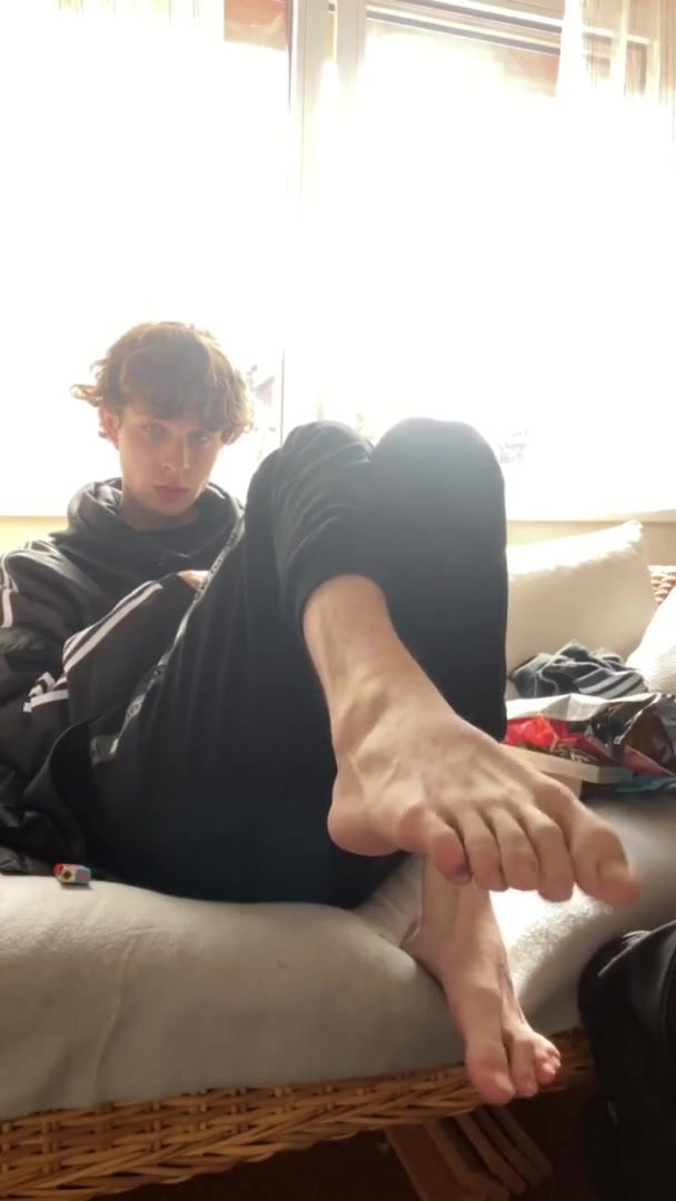 Perfect Twinks Socks and Feet - ThisVid.com