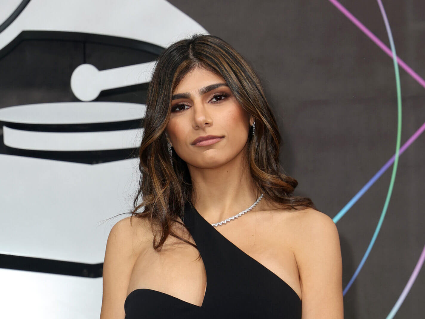 Former Porn Star Mia Khalifa Earns More on OnlyFans vs Porn