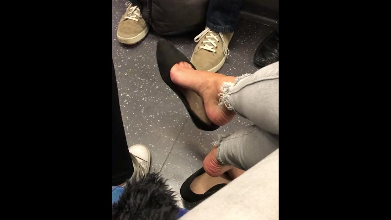 Flats Dangling on the Tube - Pornhub.com