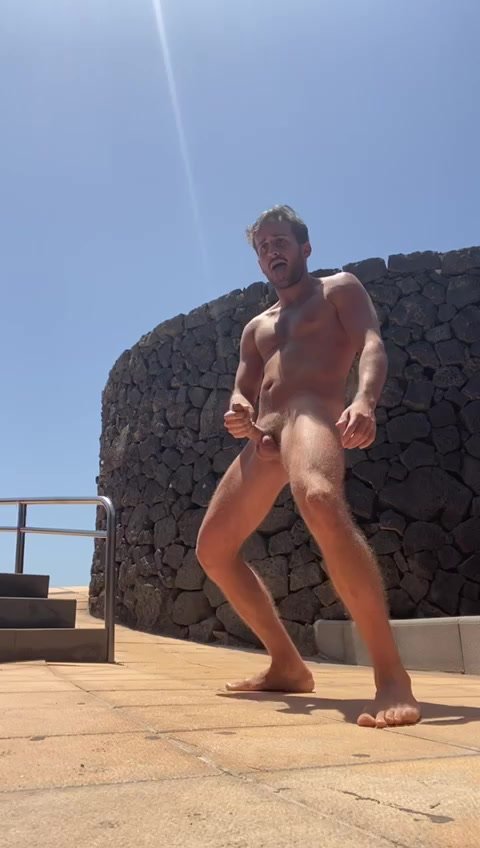 Guillermo from Spain risky outdoor wank and cum - ThisVid.com