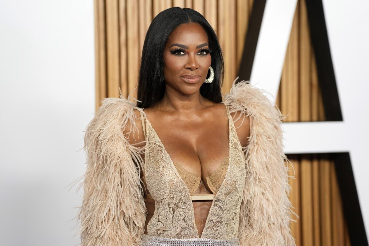 Kenya Moore is leaving 'RHOA' after revenge-porn allegation - Los ...