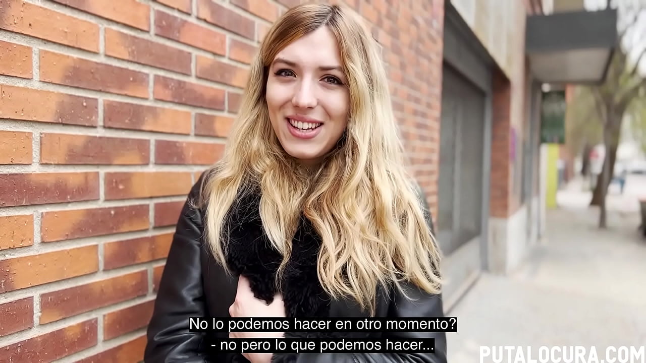 Adorable rubita es seducida en la calle con dinero para hacer sexo ...