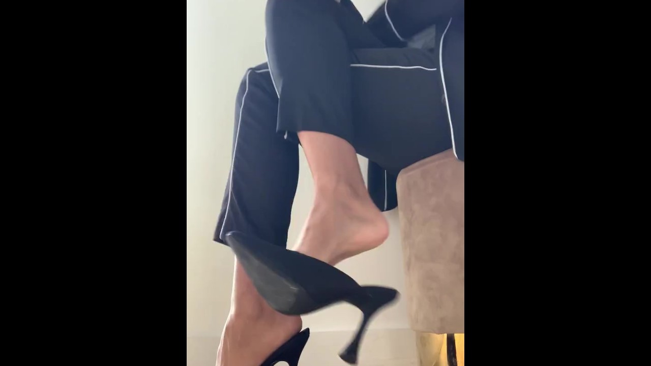 Business Woman with Sexy Feet Ignores you while she Waits for her ...