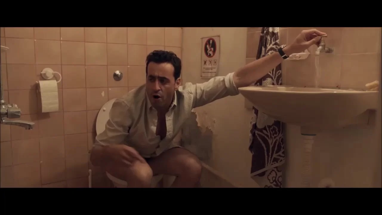 Movie toilet scene - video 3 - ThisVid.com