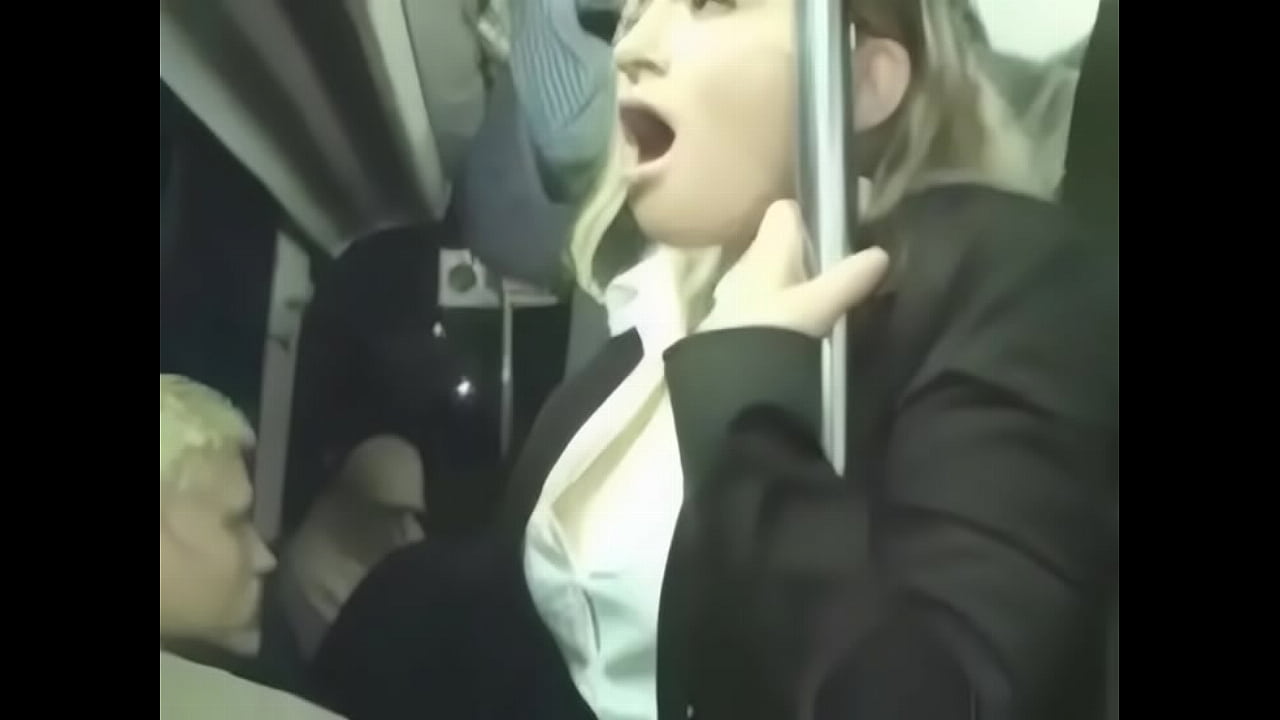 Cute girl fingered in public bus - XVIDEOS.COM