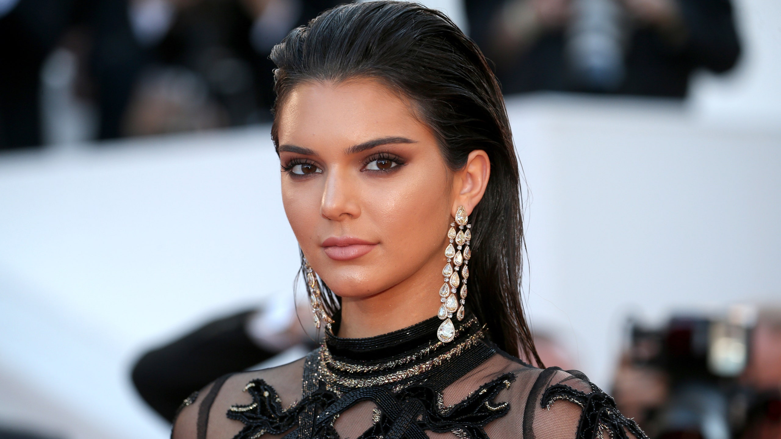 Kendall Jenner Poses Nude and Addresses Modeling Critics in ...