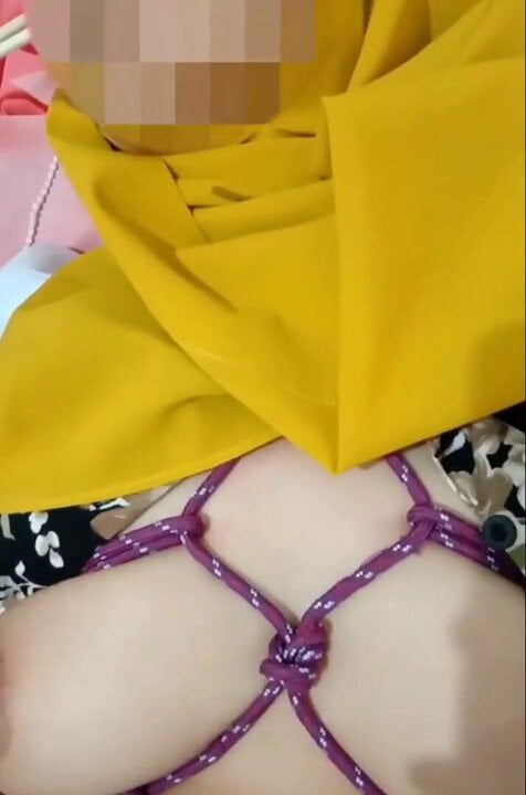 Tudung Melayu Doktor Mengerang Orgasm Kena Ikat - ePorner Video