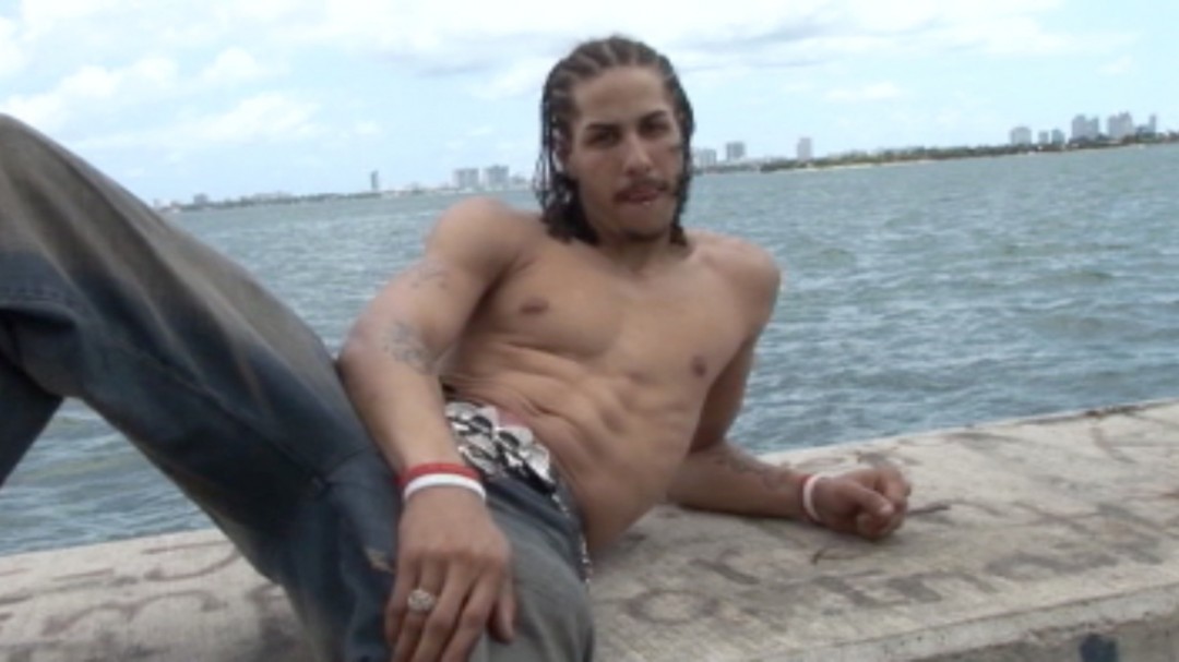 Latino rasta with big dick gay porn video on Bolatino