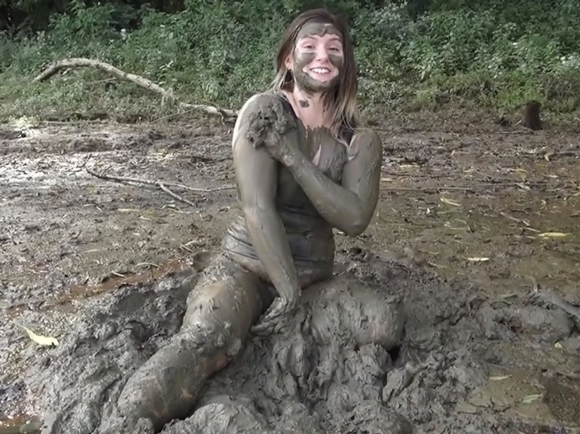 Muddy girl in Ohio river - ThisVid.com