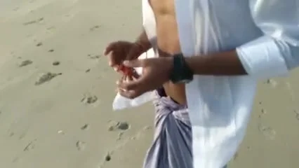 Indian Desi: Indian boy nude in beach - ThisVid.com