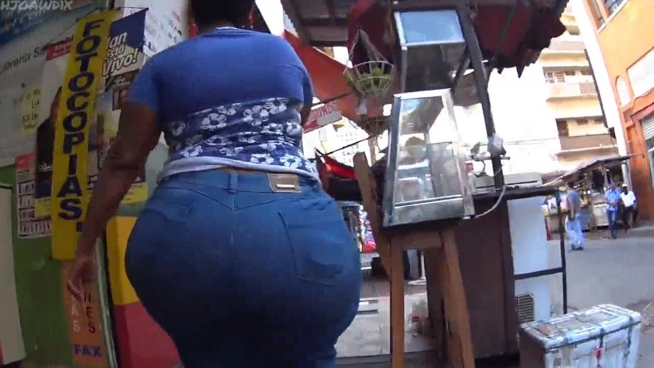 DAUNTING SUBSTANTIAL BBW MONSTER BIG ASS CANDID - ThisVid.com