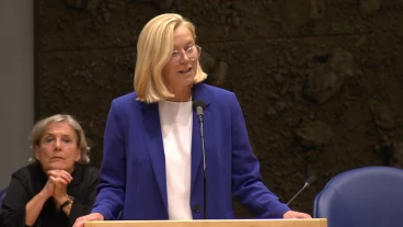 GeenStijl: HEXIT. SIGRID KAAG WEG ALS MINISTER VAN HOOP