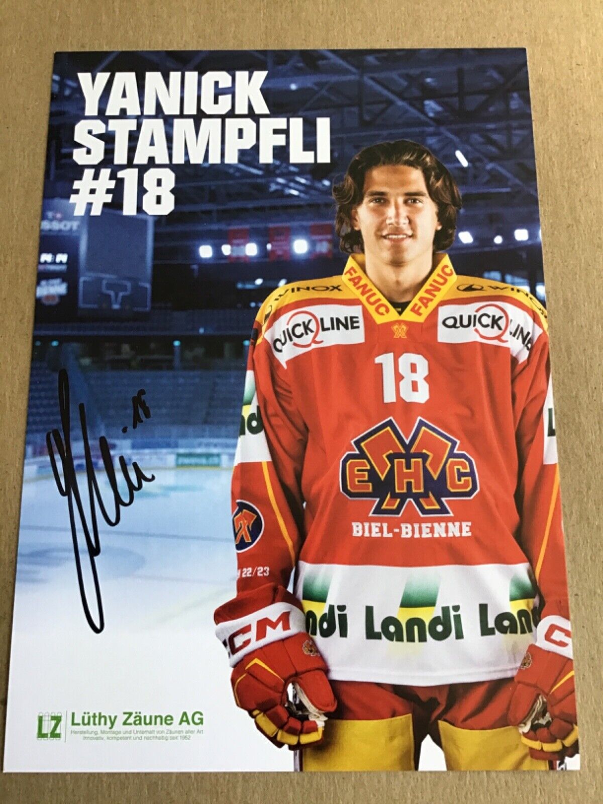 Yanick Stampfli, Switzerland 🇨🇭 Hockey EHC Biel 2022/23 hand ...