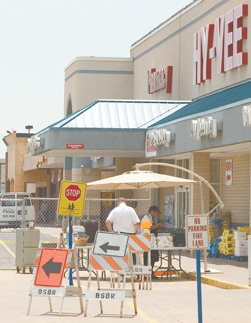 Bigger Hy-Vee goes up in mall