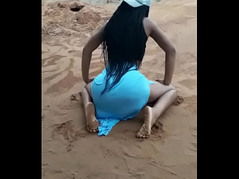 Moçambicana de Maputo-Moçambique a dançar1 - XNXX.COM