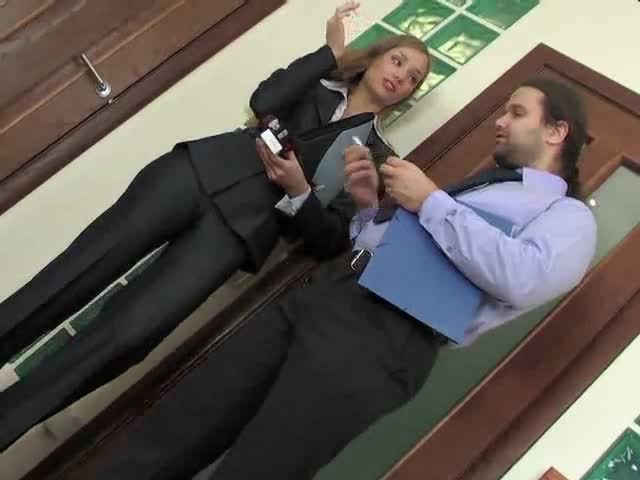 Couple Smoking And Fucking In Office : XXXBunker.com Porn Tube