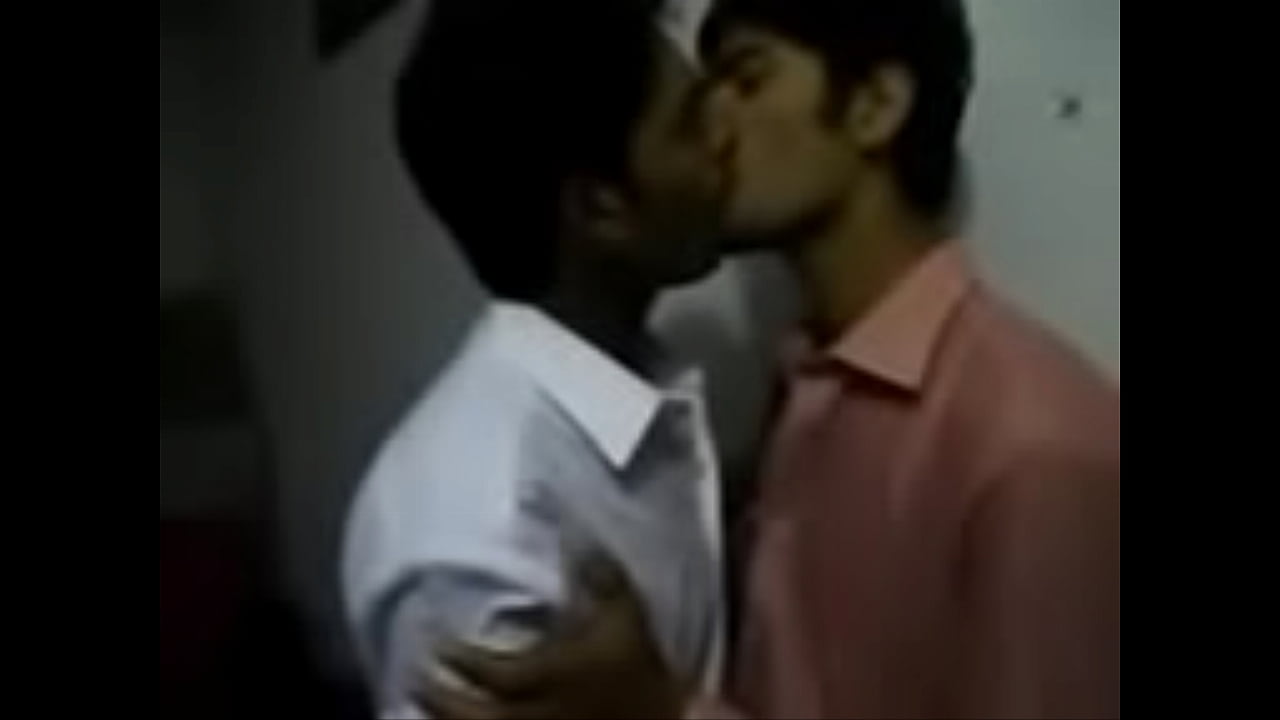 Desi Gays Kissing each other - XVIDEOS.COM