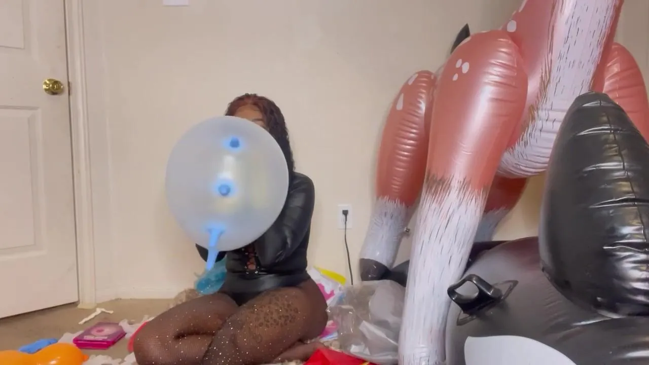 Free Nitrile Glove Blow To Pop Porn Video - Ebony 8