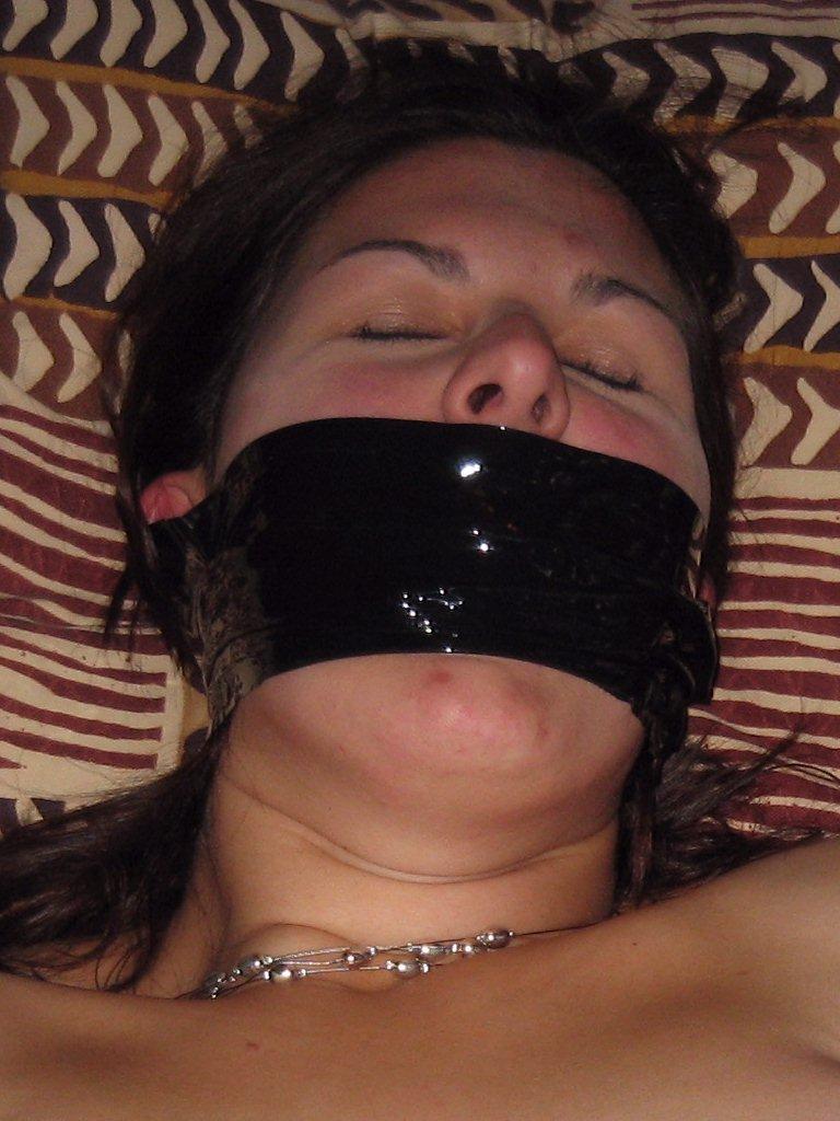 Bdsm girls. House wife tied blowjob. - Unique Bondage - Pic 2