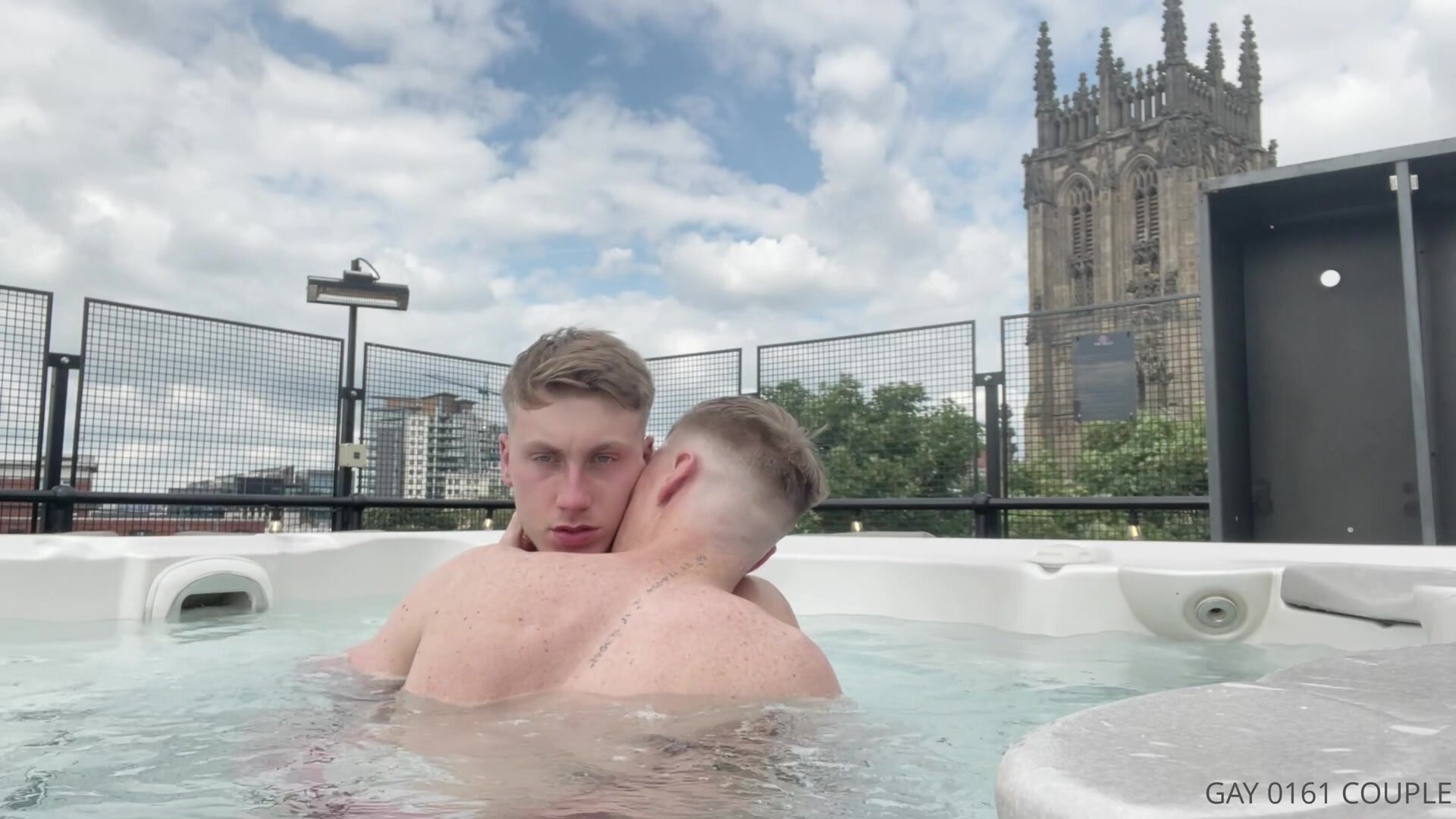 Hot Tub Fuck - Gay Porn HD Online