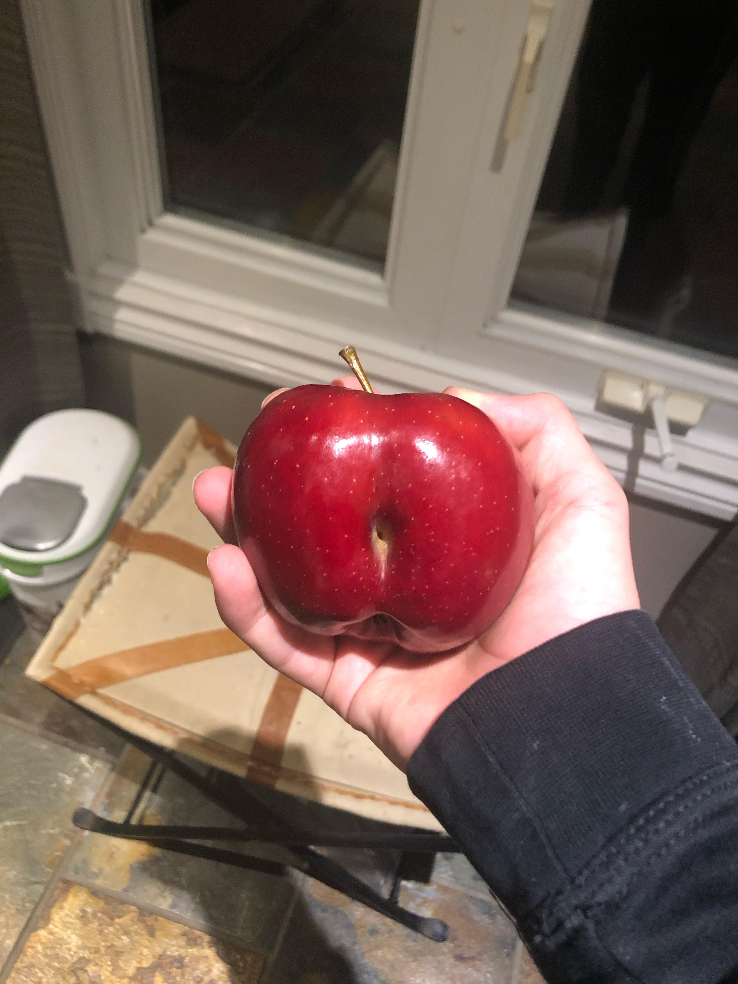 Actual food porn, have an apple with a butthole : r/doughboys