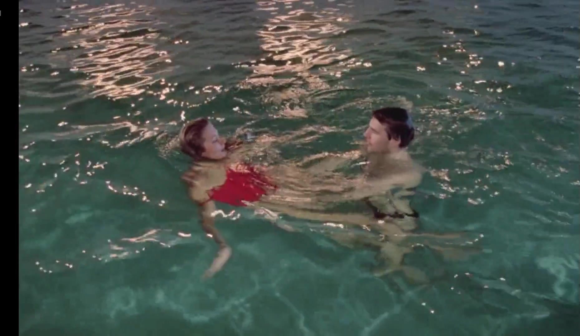 WATER: Woman seduces a man in a pool and drowns… ThisVid.com