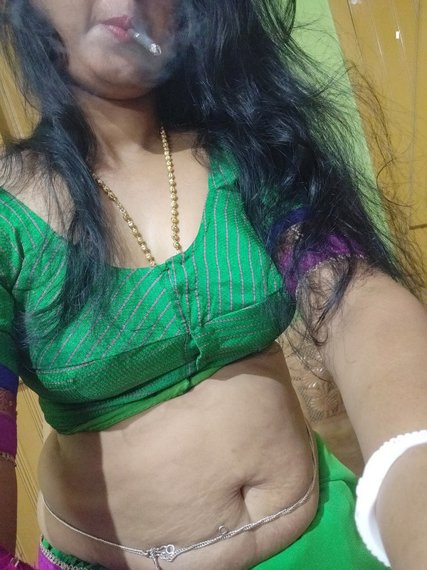 DESI INDIAN BHABHI STRIPING PICS SET - Desi new (semi-nude ...