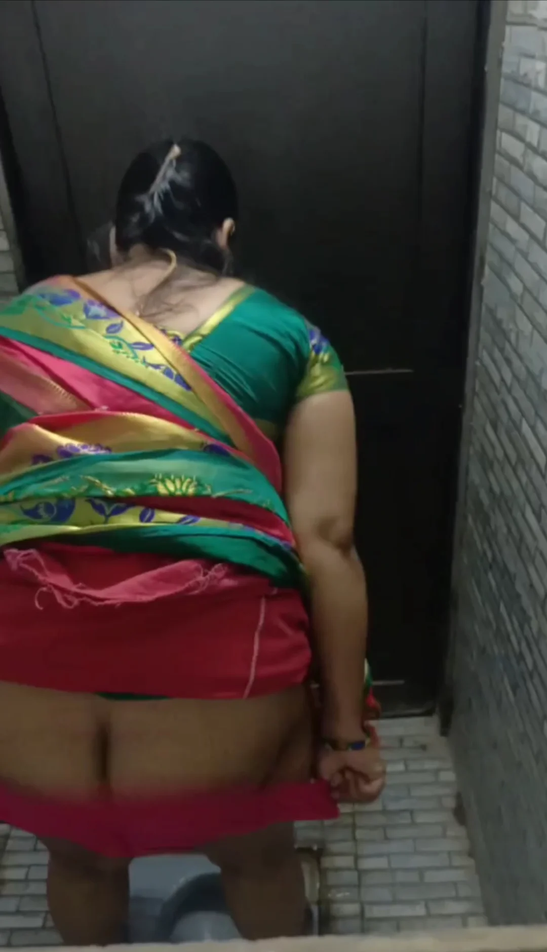 INDIAN RICH MAHILA KI SEXY SUSU - ThisVid.com