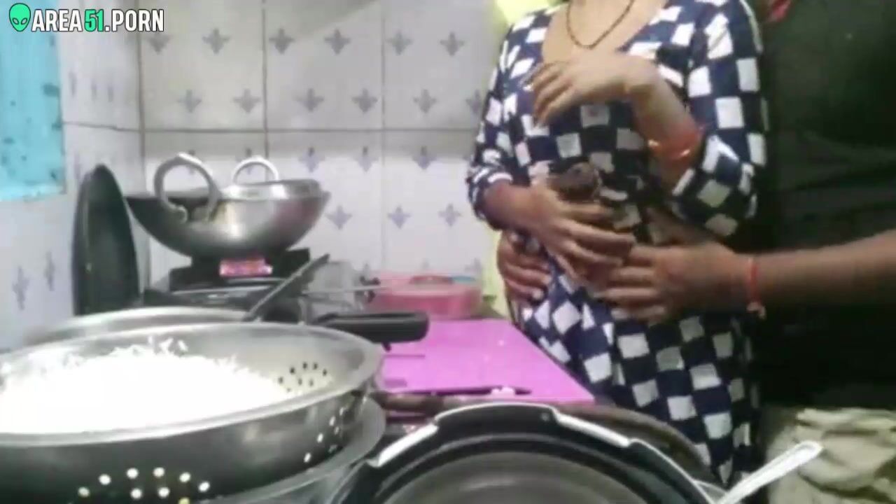 Housewife tries to cook but Indian husband fucks her in caught ...