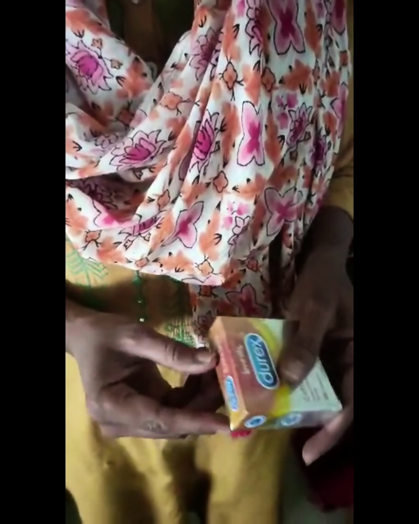 Kannada Aunty Durex Condom With Boy Friend Kissing And Sucking ...