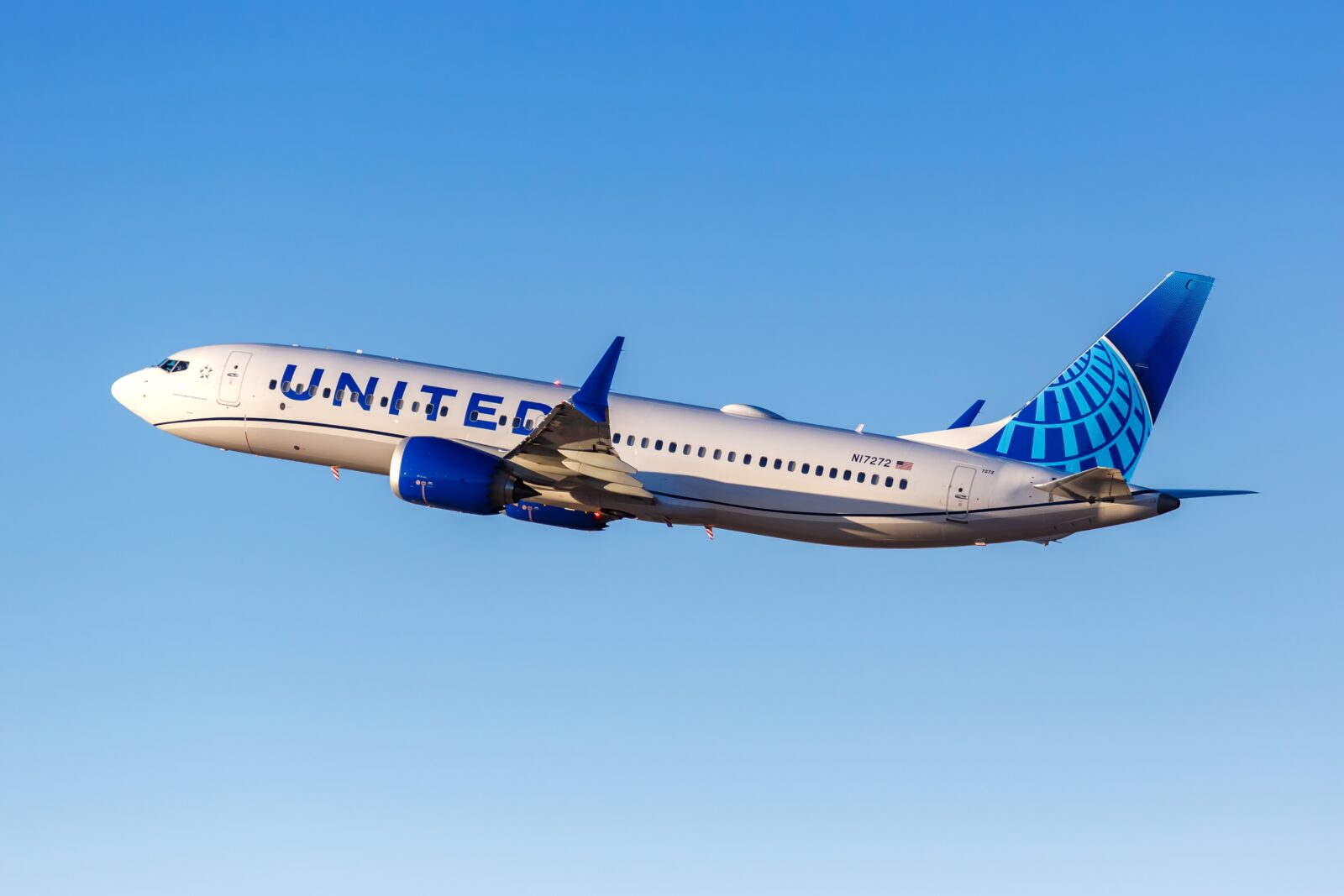 United Airlines Pilot Arrested For Posting Explicit 'Revenge Porn ...