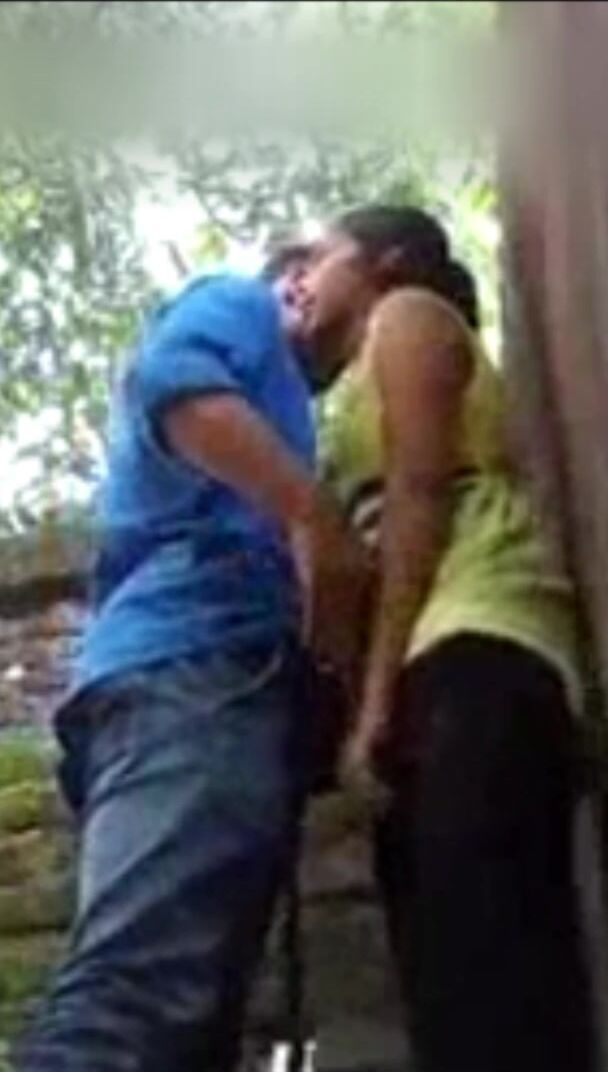 Cute Indian village lovers home sex, their video leaked online ...