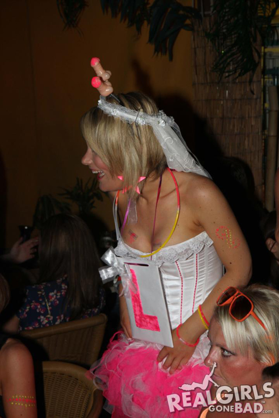 Wild Hen Night - Real Girls Gone Bad