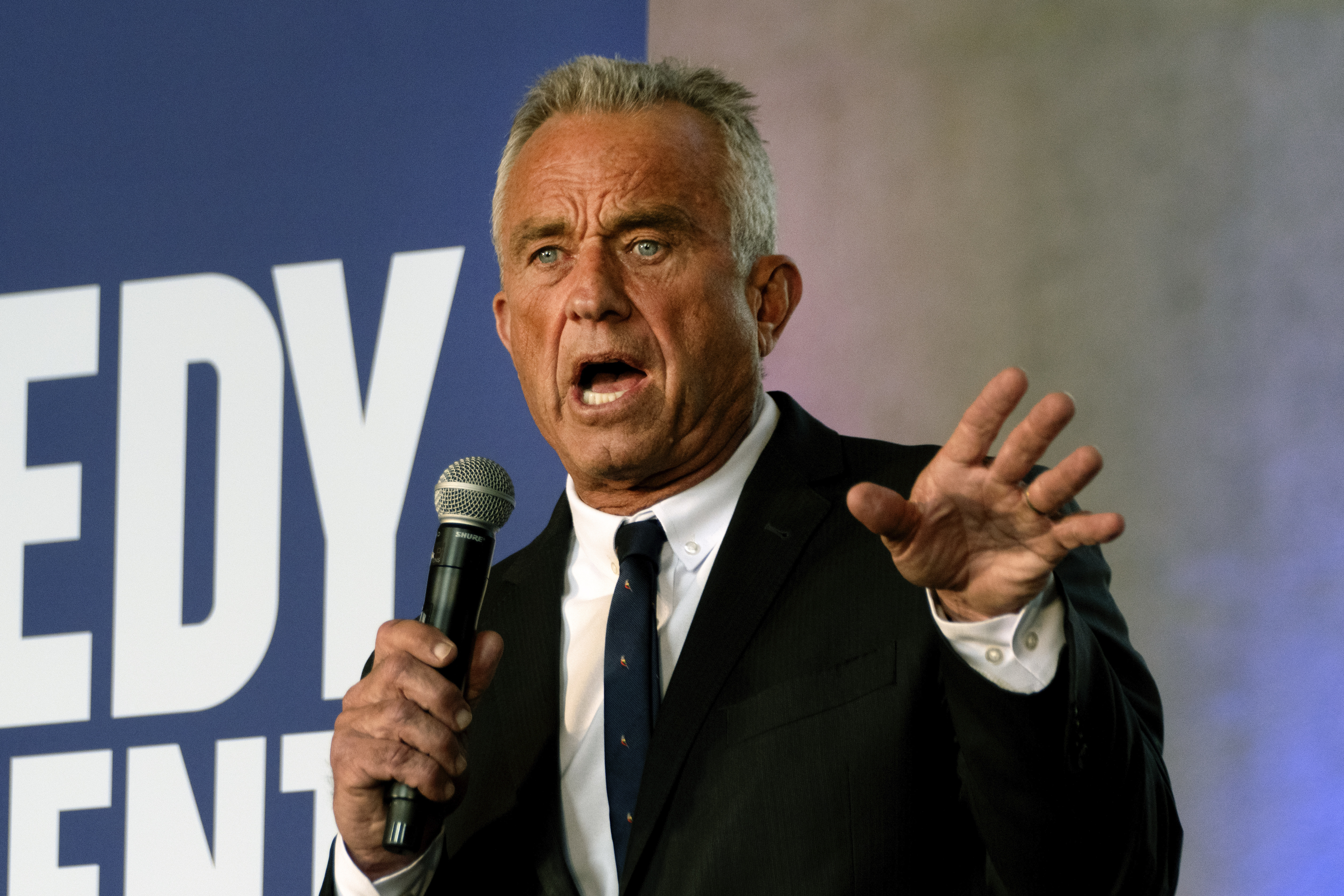 Democratic tactics against RFK Jr. are rattling his campaign ...