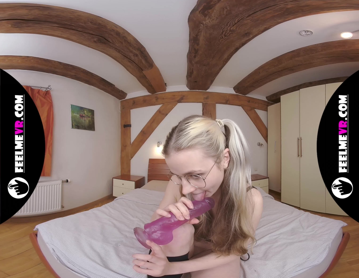 180VR Video Miturasu Please Fuck Me Hard With This Big Pink Dildo ...