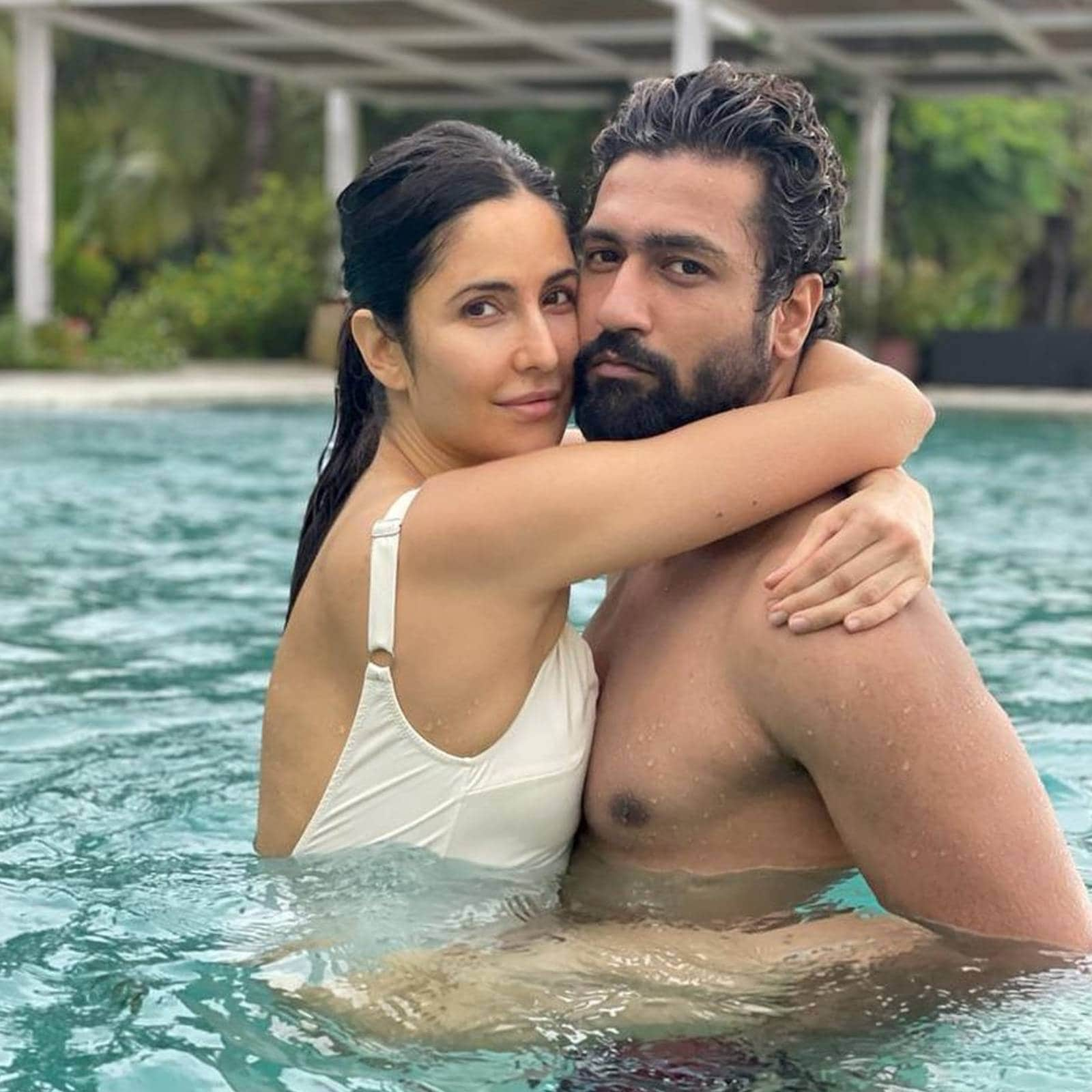 Katrina Kaif Enjoys Pool Day With Hubby Vicky Kaushal, Check Out ...