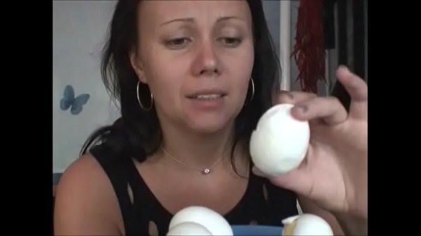 egg swallowing - XVIDEOS.COM