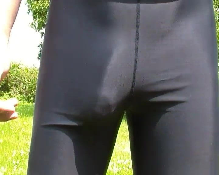 Cum in bicycle pants - XXXi.PORN Video